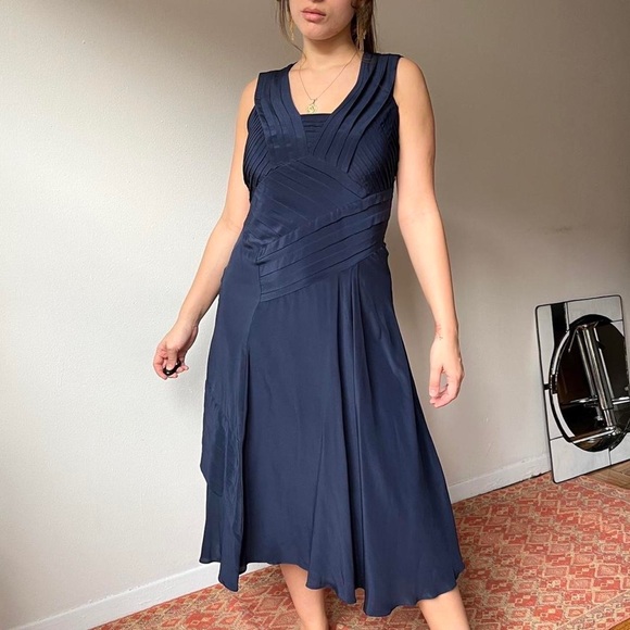 Nanette Lepore Dresses & Skirts - Nanette Lepore navy silky midi dress